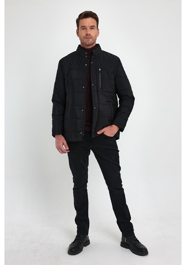 Erkek Siyah Standart Fit Normal Kesim Içi Kürklü Dik Yaka Çıtçıt Detaylı Fermuarlı Kışlık Mont-Kırmızı