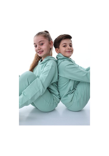 Zuzunga Basic Kapüşonlu Şardonlu Kanguru Cep Detaylı Çocuk Sweatshirt 3-10 Yaş Su Yeşili Zuzunga Basic Kapüşonlu Şardonlu Kanguru Cep Detaylı Çocuk Sweatshirt 3-10 Yaş Su Yeşili