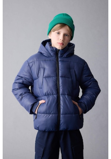 DeFacto Erkek Çocuk Su İtici Kapüşonlu Fermuarlı Cepli Mont C5565A824WNNV147