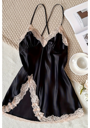 Merry See Dantel Büzgü Detaylı Yırtmaçlı Saten Gecelik Siyah