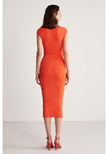 Rosalıa Kadın Esnek Dökümlü Sandy Kumaşlı Bodycon Vücüdu Saran Maxi Nar Çiçeği Elbise