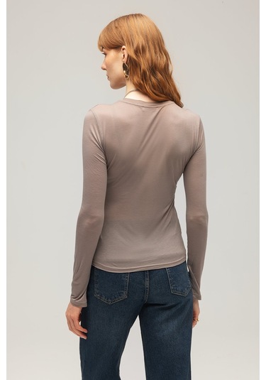 Saade Sââde Kadın Slim Fit Bisiklet Yaka Uzun Kollu Basic Örme Bluz - Transparan Görünümlü Vizon S Vizon Saade Sââde Kadın Slim Fit Bisiklet Yaka Uzun Kollu Basic Örme Bluz - Transparan Görünümlü Vizon S Vizon
