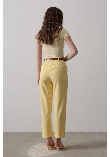 Kemerli Havuç Pantolon - Sarı Sarı