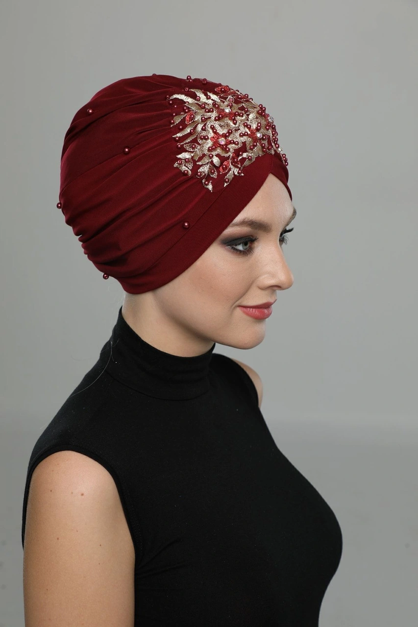 Kopma Astarlı Işlemeli Bordo Geniş Sırma Motifli Hazır Türban Tesettür Abiye Bone Bordo Geniş Sırma