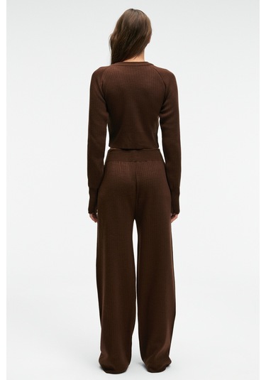 Grımelange Marıposa Kadın Yuvarlak Yaka Çizgi Desenli Crop Geniş Paça Triko Kahverengi Alt-üst Takım Kahverengi