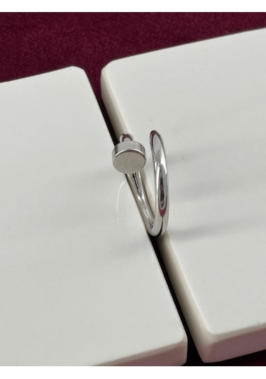 Çivi Detaylı Parlak Silver Yüzük Gümüş