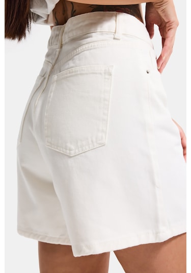 Itsbasic Kadın Kırık Beyaz Diana 7s6-101 Mom Fit Midi Boy Denim Şort