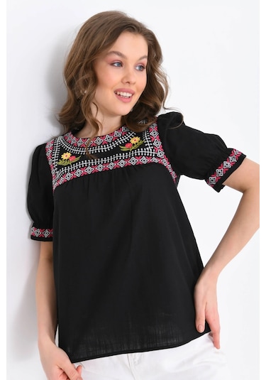 Bisiklet Yaka Nakış İşlemeli Dokuma Gömlek 001