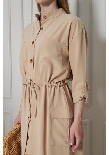 Kadın Yeni Sezon Krep Cepli Uzun Katlanabilir Kollu Büzgülü Elbise Yazlık Günlük Giyçık Bej
