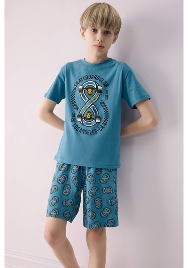 DeFacto Erkek Çocuk Pijama Takımı Baskılı Kısa Kollu Üst Desenli Şort D9989A825SMBE536 DeFacto Erkek Çocuk Pijama Takımı Baskılı Kısa Kollu Üst Desenli Şort D9989A825SMBE536