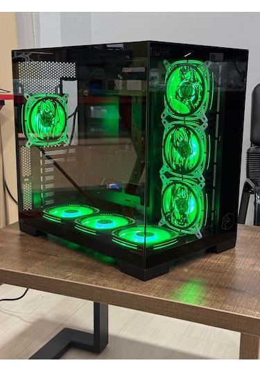 Gametech Anime Karakterli 7 Rgb Fanlı Akvaryum Kasa Siyah