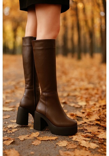 Kadın Fermuarlı Yüksek Topuklu Şık Çizme Kahverengi