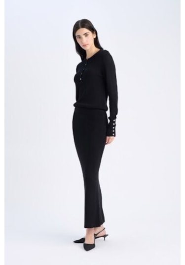 DeFacto Basic Düz Midi Kalem Etek E5361AX25SPBK81 Siyah DeFacto Basic Düz Midi Kalem Etek E5361AX25SPBK81 Siyah