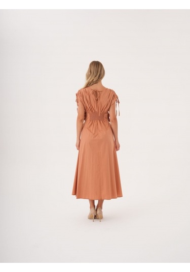 Kadın Bel Detaylı Kısa Kollu Elbise Çiçek Aplikeli, Büzgü Ve Bağcık Detaylı, %100 Pamuk Tarçın