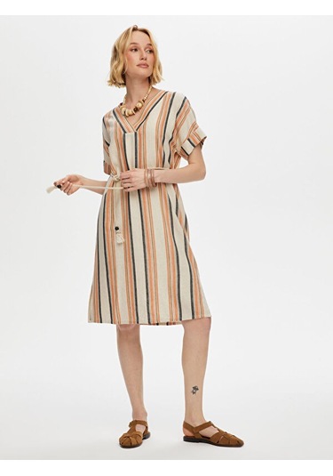 Çizgili Gömlek Yaka Kemerli Keten Karışımlı Elbise S25elb040 Us25elb04034 Bej
