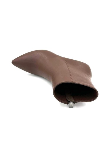 Beyaz Pine Cone İnce Topuklu Sivri Burun Fermuarlı Günlük Kadın Kısa Çizme Kahve Kahve