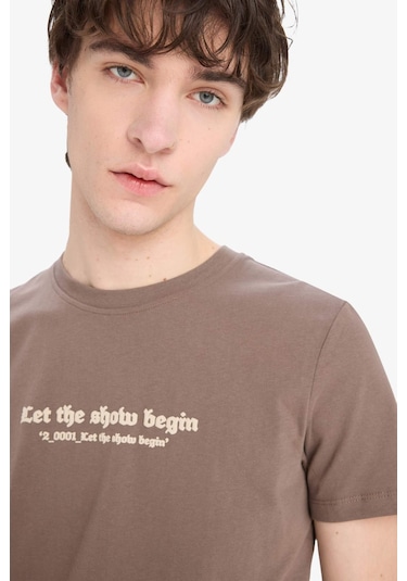 DeFacto %100 Pamuk Slim Fit Dar Kesim Bisiklet Yaka Baskılı Kısa Kollu Tişört C2085AX25SMBN571 DeFacto %100 Pamuk Slim Fit Dar Kesim Bisiklet Yaka Baskılı Kısa Kollu Tişört C2085AX25SMBN571