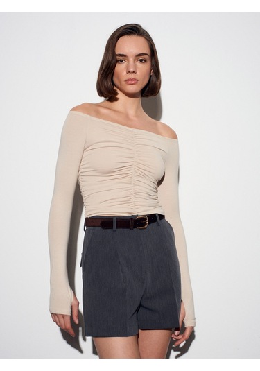 32089 Omuzları Açık Büzgülü Top-bej Bej
