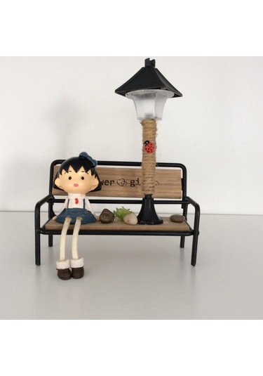 Bankta Oturan Kız Işıklı Biblo Diğer