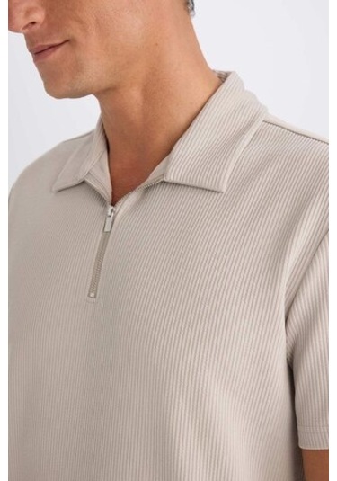 DeFacto Regular Fit Polo Yaka Yarım Fermuarlı Kısa Kollu Pilise Tişört B7355AX25SPGR207
