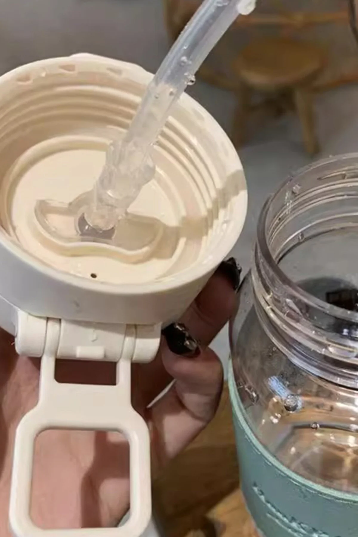 500 Ml Pipetli Plastik Su Şişesi Suni Deri Kaplamalı Taşınabilir Sızdırmaz Öğrenciler Uygun Yeşil