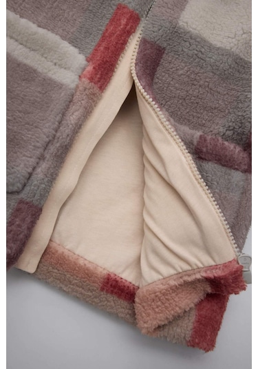 DeFacto Kız Bebek Gömlek Yaka Fermuarlı Kare Desenli Welsoft Pelüş Hırka D3826A524WNBR277 Bordo