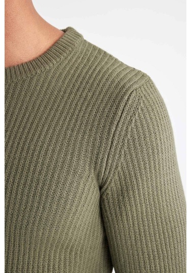 DeFacto Standart Fit Normal Kesim Bisiklet Yaka Dokulu Triko Kazak C8814AX24WNKH381 DeFacto Standart Fit Normal Kesim Bisiklet Yaka Dokulu Triko Kazak C8814AX24WNKH381