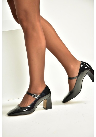 Fox Shoes V250670708 Siyah Rugan Kalın Topuklu Kadın Ayakkabı Siyah-Rugan