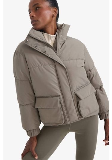 Defacto Defactofit Su İtici Oversize Fit Geniş Kalıp Dik Yaka Fermuarlı Çıtçıtlı Cepli Şişme Mont E9266ax25wnkh464 Haki-kh464 Defacto Defactofit Su İtici Oversize Fit Geniş Kalıp Dik Yaka Fermuarlı Çıtçıtlı Cepli Şişme Mont E9266ax25wnkh464 Haki-kh464