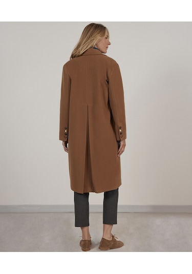 Yargıcı Düğme Detaylı Palto Kahverengi