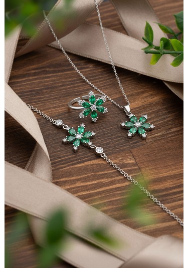 925 Ayar Zümrüt Taşlı Rodyum Lotus Çiçeği 3'lü Gümüş Set Gümüş