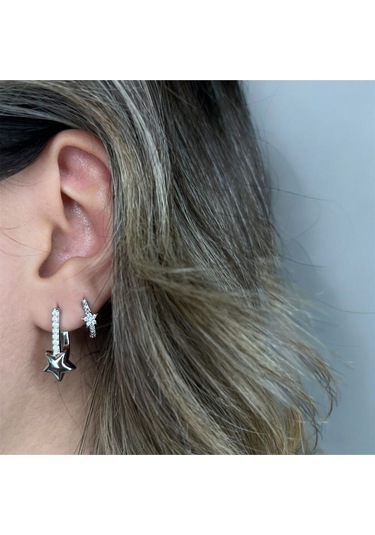 Yıldız Figürlü Taş Detaylı Gümüş Renk Küpe Seti Işıltılı Ve Modern Tasarım Gümüş