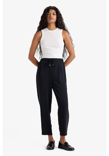 Defacto Carrot Fit Yüksek Bel Beli Bağcıklı Düz Paça Pantolon E6676ax25aubk81 Siyah