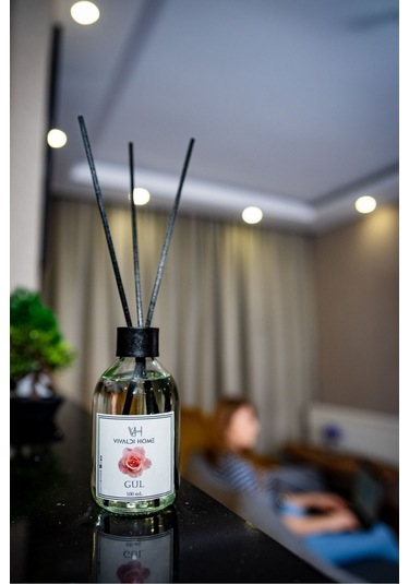 Vivaldi Home Gül Esanslı Çubuklu Oda Kokusu Esansiyel Uçucu Yağ 100 ML