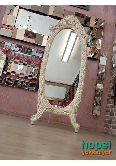 Zarif Model Eskitme Beyaz Renk Varaklı Ayaklı Boy Aynası Beyaz
