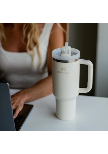 Stanley Quencher Pipetli Paslanmaz Çelik Vakum Yalıtımlı Termos Bardak 1.18 L