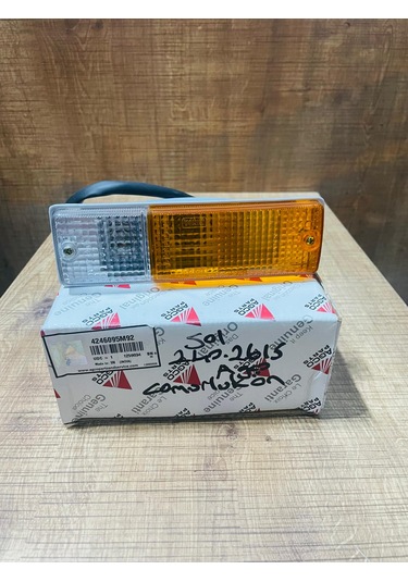 Massey Ferguson 240 Agco-2615 Arka Çamurluk Ön Sinyal Lambası Sol