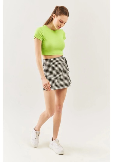 Kadın Kısa Kol Bisiklet Yaka Vücuda Oturan %100 Pamuklu Kaşkorse Esnek Crop Bluz Fıstık Yeşili