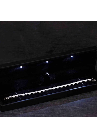 Gümüş Işıklı Kutulu 4 Mm Beyaz Taşlı Su Yolu Kadın Bileklik Gümüş