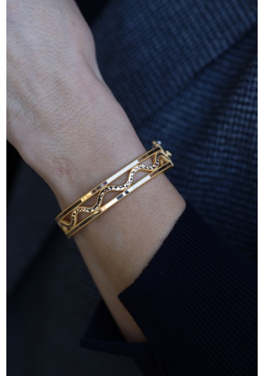 Yenigün Kuyumculuk 14 Ayar Altın Düz Ve Dalgalı Ajda Model Kelepçe Klp15864 Sarı Altın