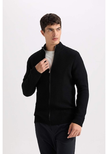 DeFacto Siyah Standart Fit Normal Kesim Yarım Balıkçı Yaka Fermuarlı Triko Hırka R1195AZ24WNBK27 DeFacto Siyah Standart Fit Normal Kesim Yarım Balıkçı Yaka Fermuarlı Triko Hırka R1195AZ24WNBK27