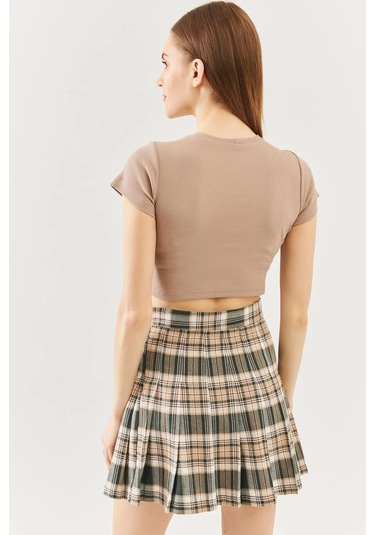 Kadın Kısa Kol Bisiklet Yaka Vücuda Oturan %100 Pamuklu Kaşkorse Esnek Crop Bluz Açık Kahve