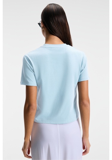 IVONNE Kadın Cocktail Baskı Desenli Kısa Kollu Organik Pamuklu Bisiklet Yaka Crop Mavi T-Shirt