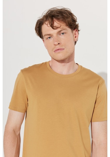 Ac&Co / Altınyıldız Classics Slim Fit Bisiklet Yaka Kısa Kol Pamuklu Erkek Tişört Hardal Ac&Co / Altınyıldız Classics Slim Fit Bisiklet Yaka Kısa Kol Pamuklu Erkek Tişört Hardal