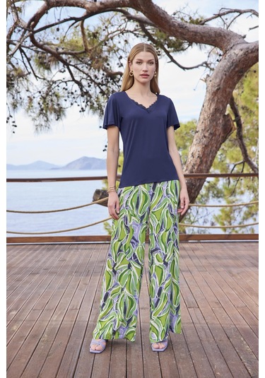 Monamise Kadın Yaprak Desenli Dantelli Kısa Kollu V Yaka Saten Alt Üst Takım 25071 Lacivert