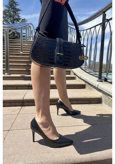 Gönderi R Kadın Siyah Sivri Burun İnce Topuklu Hakiki Deri Stiletto Gdza13422354 Siyah