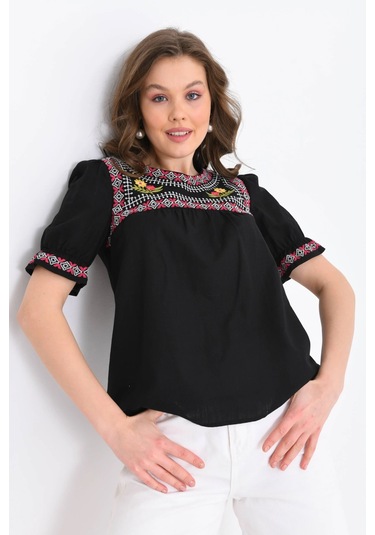 Bisiklet Yaka Nakış İşlemeli Dokuma Gömlek 001