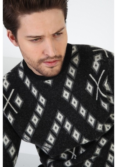 Ferraro Siyah Kare Desenli %100 Kuzu Yünü Erkek Kazak Siyah