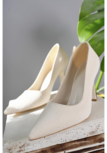 Muggo Goes Garantili Sivri Burun Kadın Topuklu Stiletto Ayakkabı Ten