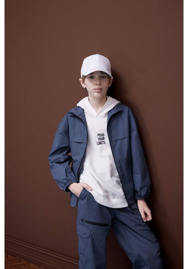 DeFacto Erkek Çocuk Oversize Geniş Kalıp Yarım Balıkçı Yaka Fermuarlı Paraşüt Bomber Ceket D8537A825SPAR234